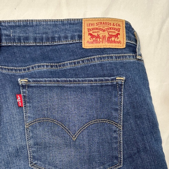 Levi's Classic Indigo Straight Leg Jeans - Picture 3 of 4
